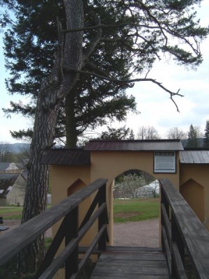 Vstup do horního parku - přes lávku