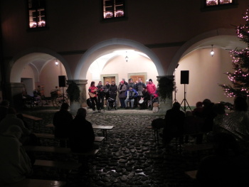 img_barbusaci_potstejn_18.12.2011_02_small.jpg