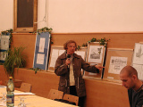 Spolutvůrce a průvodce výstavou,Dr. Köhlerová, r. 2001