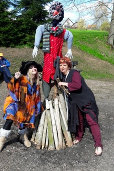 29.4 2016 Rej čarodějnic v Domovu pod hradem Žampach