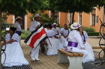 25.6. 2017 vystoupení souboru Fiesta Tica Kostarika - folklorní soubor ze San José z Kostariky