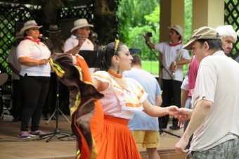 25.6. 2017 vystoupení souboru Fiesta Tica Kostarika - folklorní soubor ze San José z Kostariky