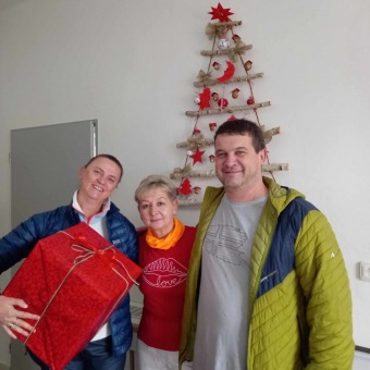 2023 Štědrý den v Domovu pod hradem Žampach (24.12.) - domek děti Žamberk