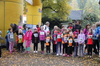 Foto Iscarex - Honza Šimůnek a Markéta Černá: 2. ročník běžeckého krosu Okolo Žampachu 23.10. 2016