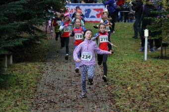 Foto Iscarex - Honza Šimůnek a Markéta Černá: 2. ročník běžeckého krosu Okolo Žampachu 23.10. 2016