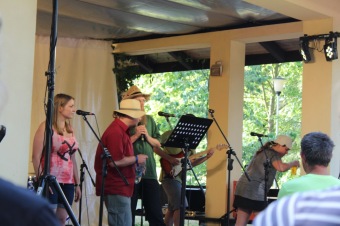 2019 - Letní hudební festival pod hradem Žampach 6.7.)