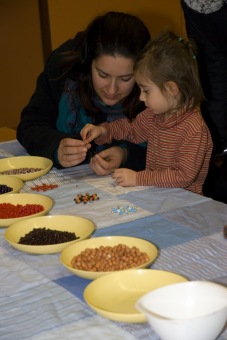 12.12 2014  Vánoční akce - Jarmark - dětské dílny - koncert