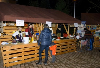 12.12 2014  Vánoční akce - Jarmark - dětské dílny - koncert