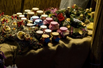 12.12 2014  Vánoční akce - Jarmark - dětské dílny - koncert