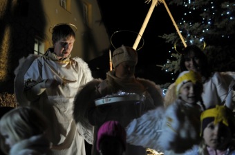 12.12 2014  Vánoční akce - Jarmark - dětské dílny - koncert