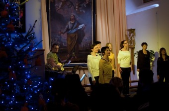 12.12 2014  Vánoční akce - Jarmark - dětské dílny - koncert