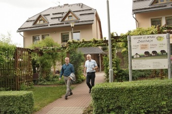 Z návštěvy hejtmana Pardubického kraje
Martina Netolického na akci Zámecká slavnost v Domovu pod hradem Žampach dne 28.5. 2016 (foto archiv zřizovatele)