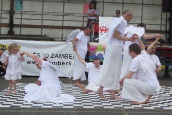 Taneční soubor GINKO na Mezinárodním dni tance - Žamberk - 6.5. 2016