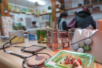 13.12. 2016 Obchůdek Z pod hradu Žampach-  Letohrad - vánoční prodej - zahájen