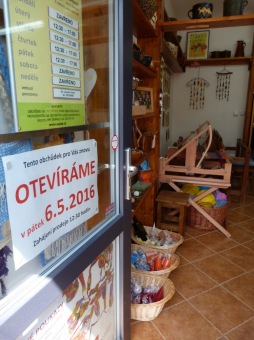 Obchůdek a dílnička Z pod hradu Žampach - Letohrad (2016)