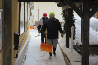 2017 Práce obyvatel v zimním období....