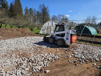 2025 Nové vyvýšené záhony pro naše zahradnictví (14.4.)