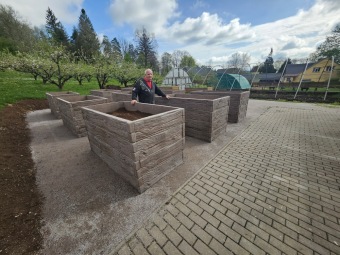 2025 Nové vyvýšené záhony pro naše zahradnictví (14.4.)