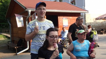 14.9. 2016 Barbušáci zahráli a zazpívali pro pacienty v Hamzově léčebně - Luže Košumberk