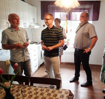 12.7. 2016 Z prohlídky obchůdku a bytů CHB Letohrad a Žamberk  - pan radní Pk a starosta Letohrad