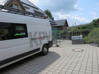 Realizujeme bezbariérový přístup do podkroví  domku Adam. Spolufinancováno z programu EU IROP - Infrastruktura sociálních služeb II - díky MAS ORLICKO