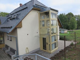 Domek Adam má bezbariérový přístup do podkroví - ke čtyřem jednolůžkovým pokojům (5.10. 2020).