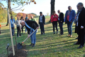 2018 Sázení pamětní lípy ke Dni stromů a 100. výročí republiky za účasti Q VOX (17.10.)