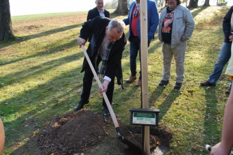 2018 Sázení pamětní lípy ke Dni stromů a 100. výročí republiky za účasti Q VOX (17.10.)