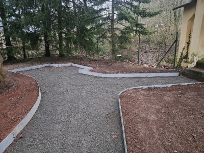 2025 Úprava centrální cesty horním parkem arboreta (10/25 - 04/26)