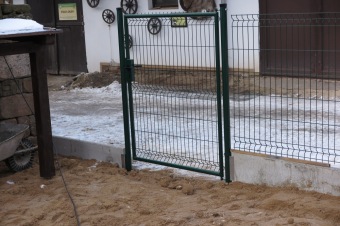 2016 Stavba chlívku - přístřeší s výběhem pro chov domácích zvířat (dokončeno 9.12. 2016)