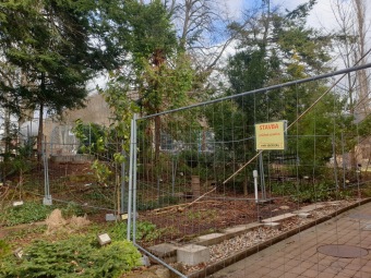 2022 Obnova terasy a lávky nad skalkou u zámecké budovy (6.4.)